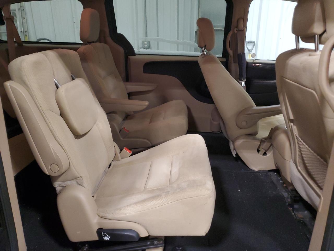 2015 Dodge Caravan - Image 11