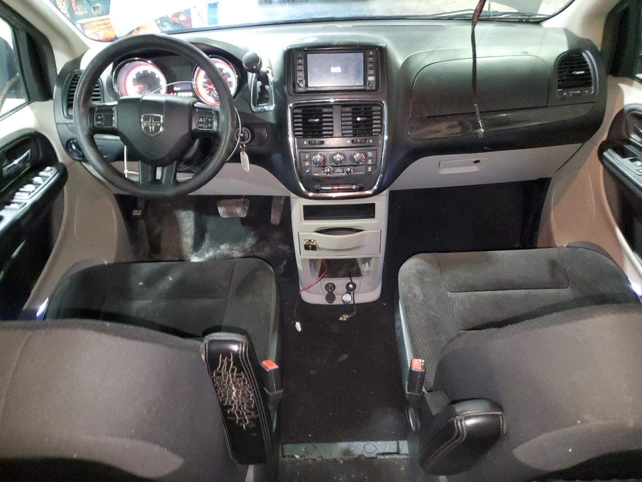 2019 Dodge Caravan - Image 8