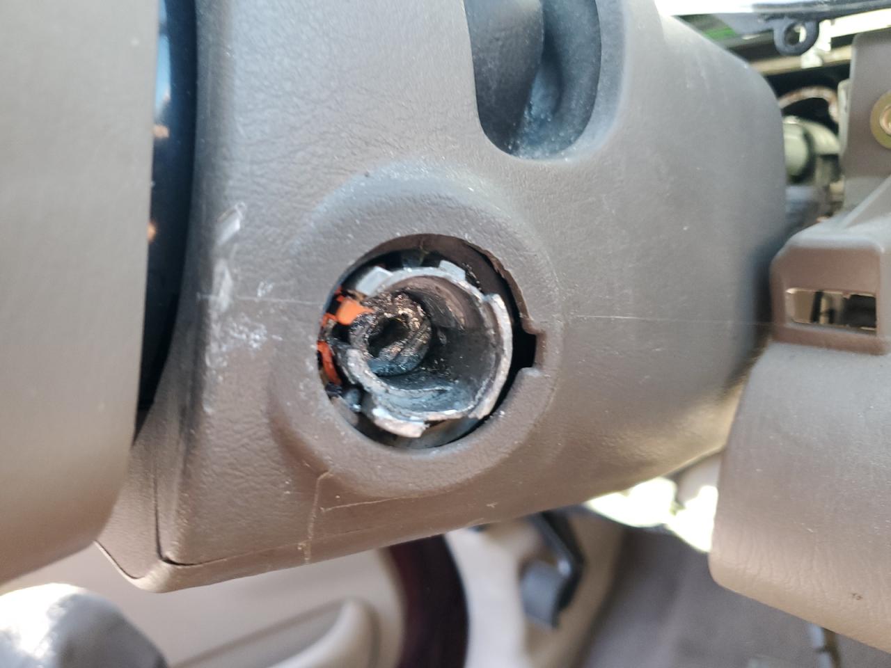 2004 Ford F250 - Image 12
