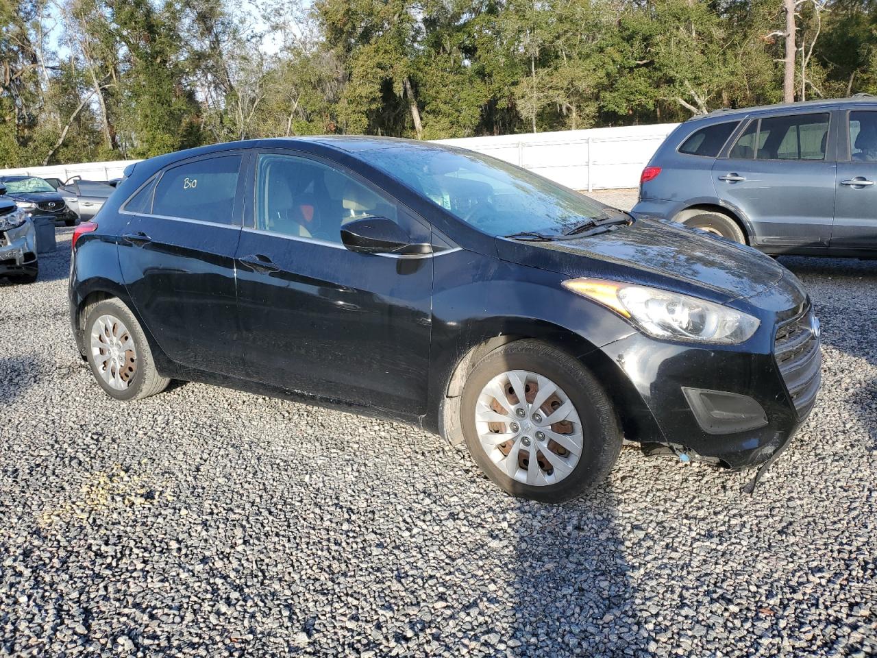 2016 Hyundai Elantra - Image 4