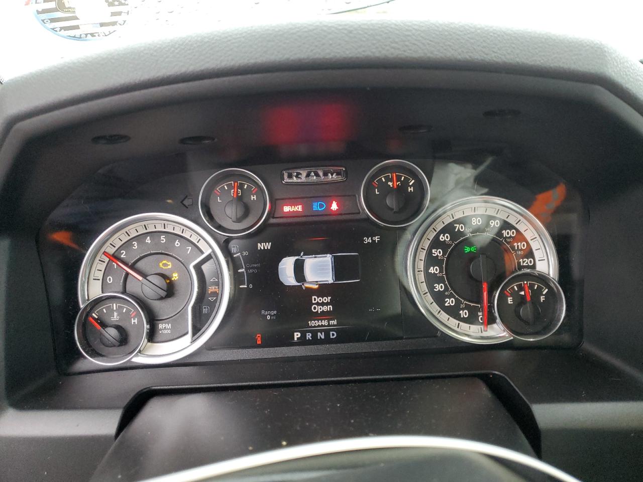 2016 RAM 1500 - Image 9
