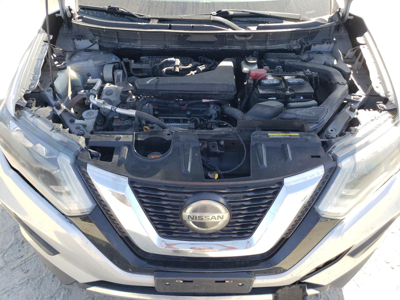 2018 Nissan Rogue - Image 12
