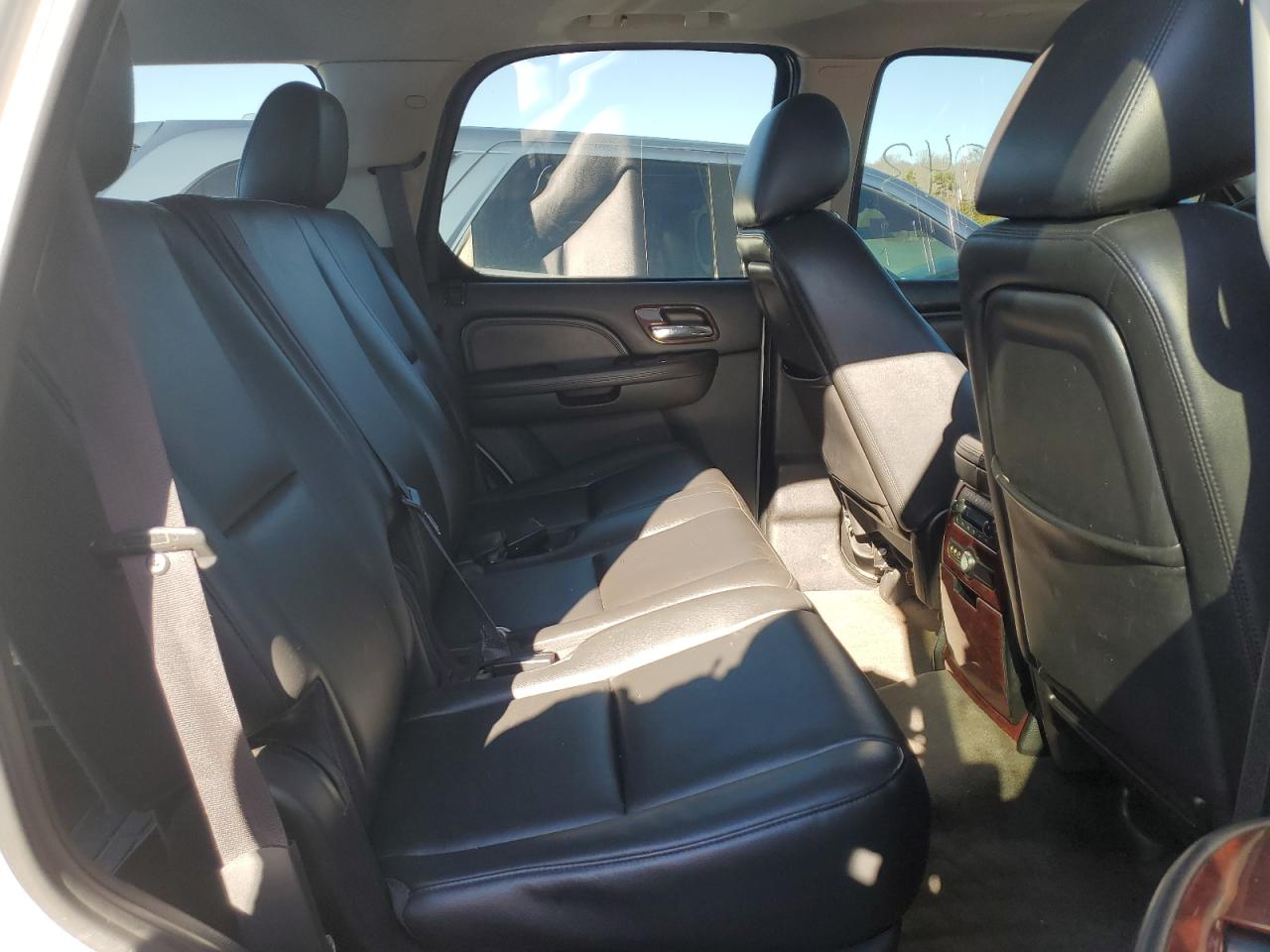 2012 Cadillac Escalade - Image 12