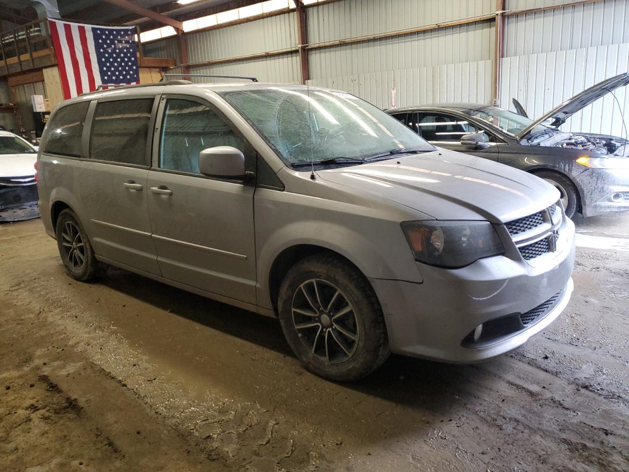 2017 Dodge Caravan - Image 4
