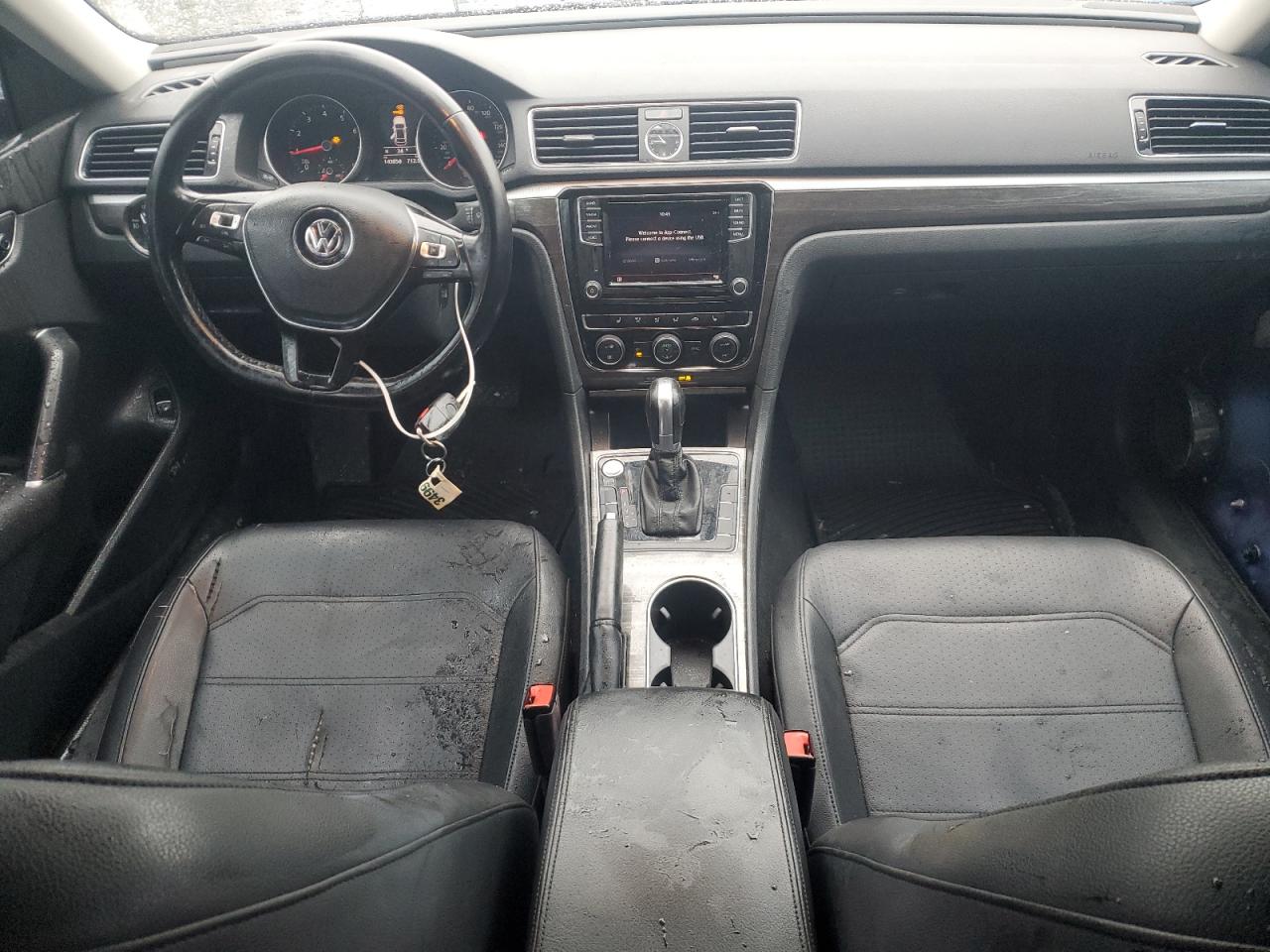 2017 Volkswagen Passat - Image 8