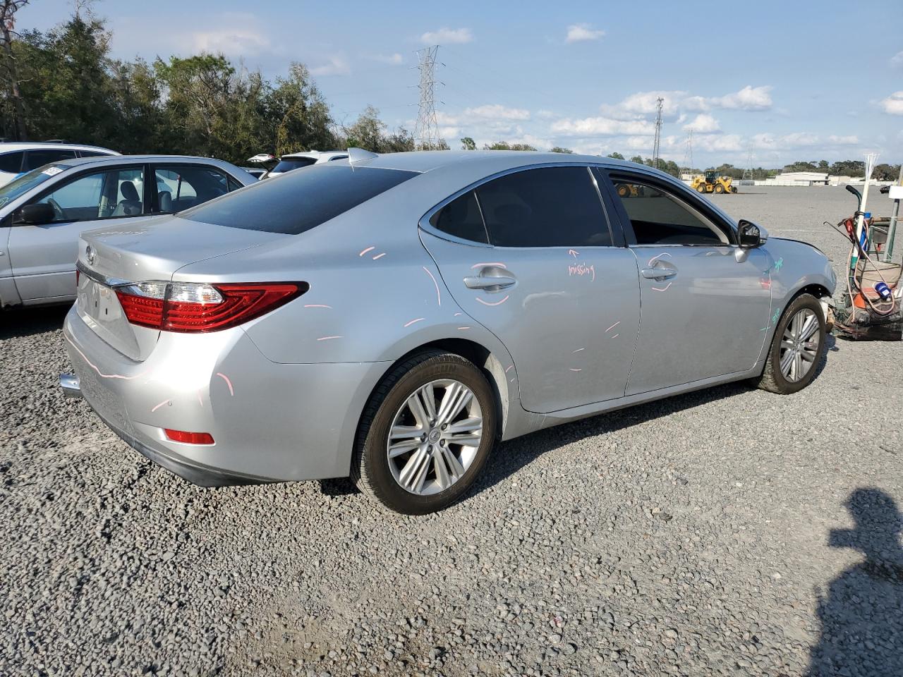 2015 Lexus ES - Image 3