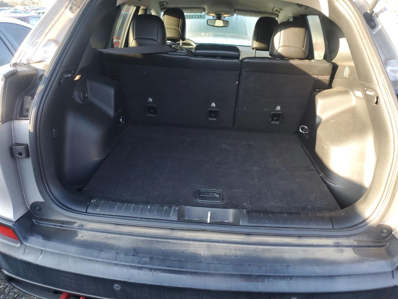 2020 Jeep Cherokee - Image 6