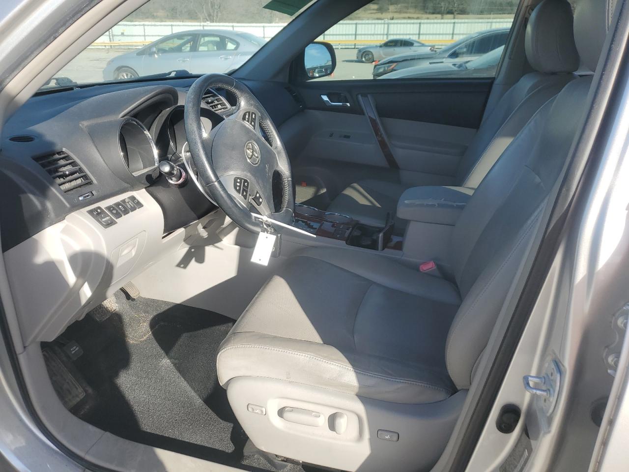 2013 Toyota Highlander - Image 7