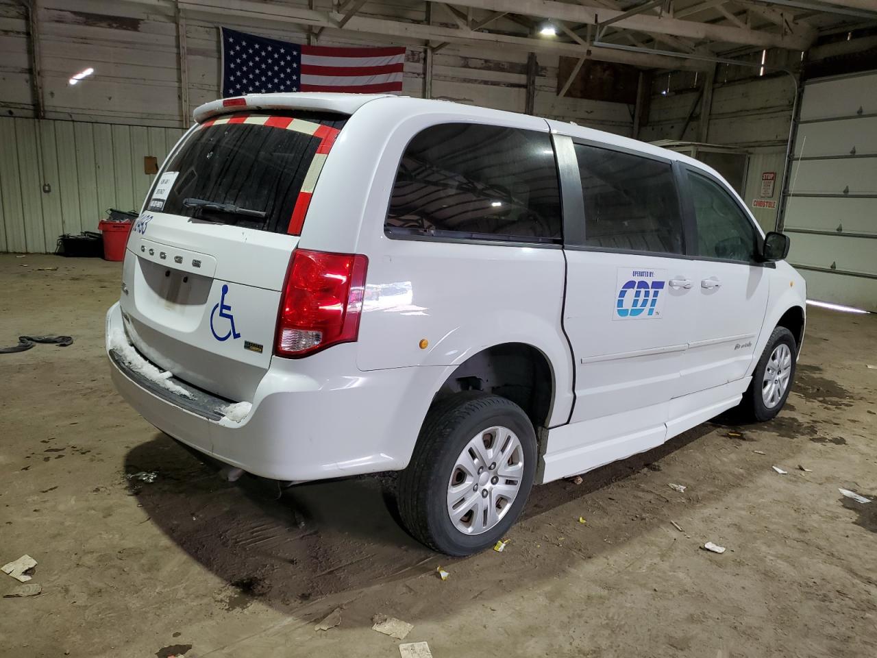 2016 Dodge Caravan - Image 3