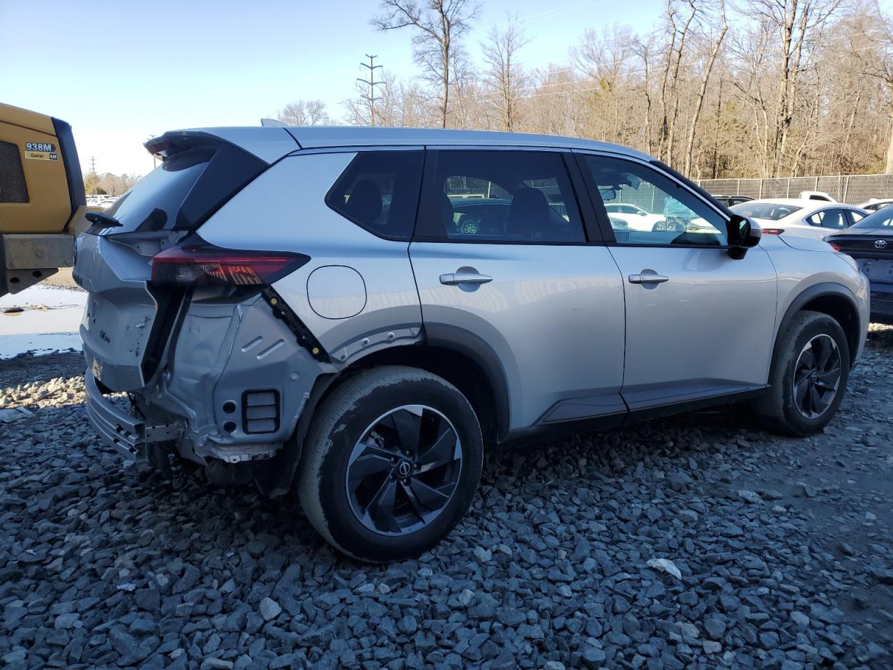 2024 Nissan Rogue - Image 3