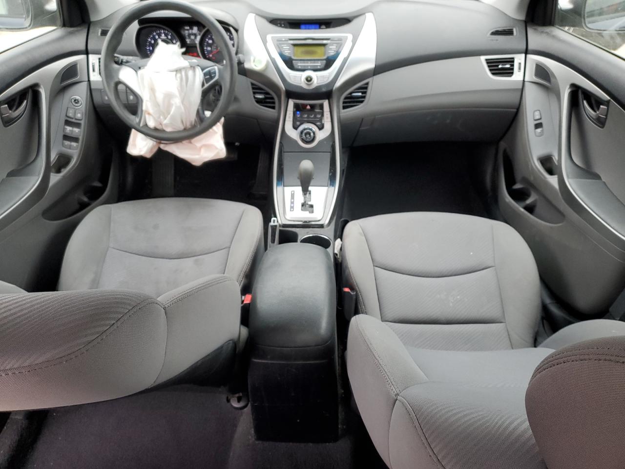 2012 Hyundai Elantra - Image 8