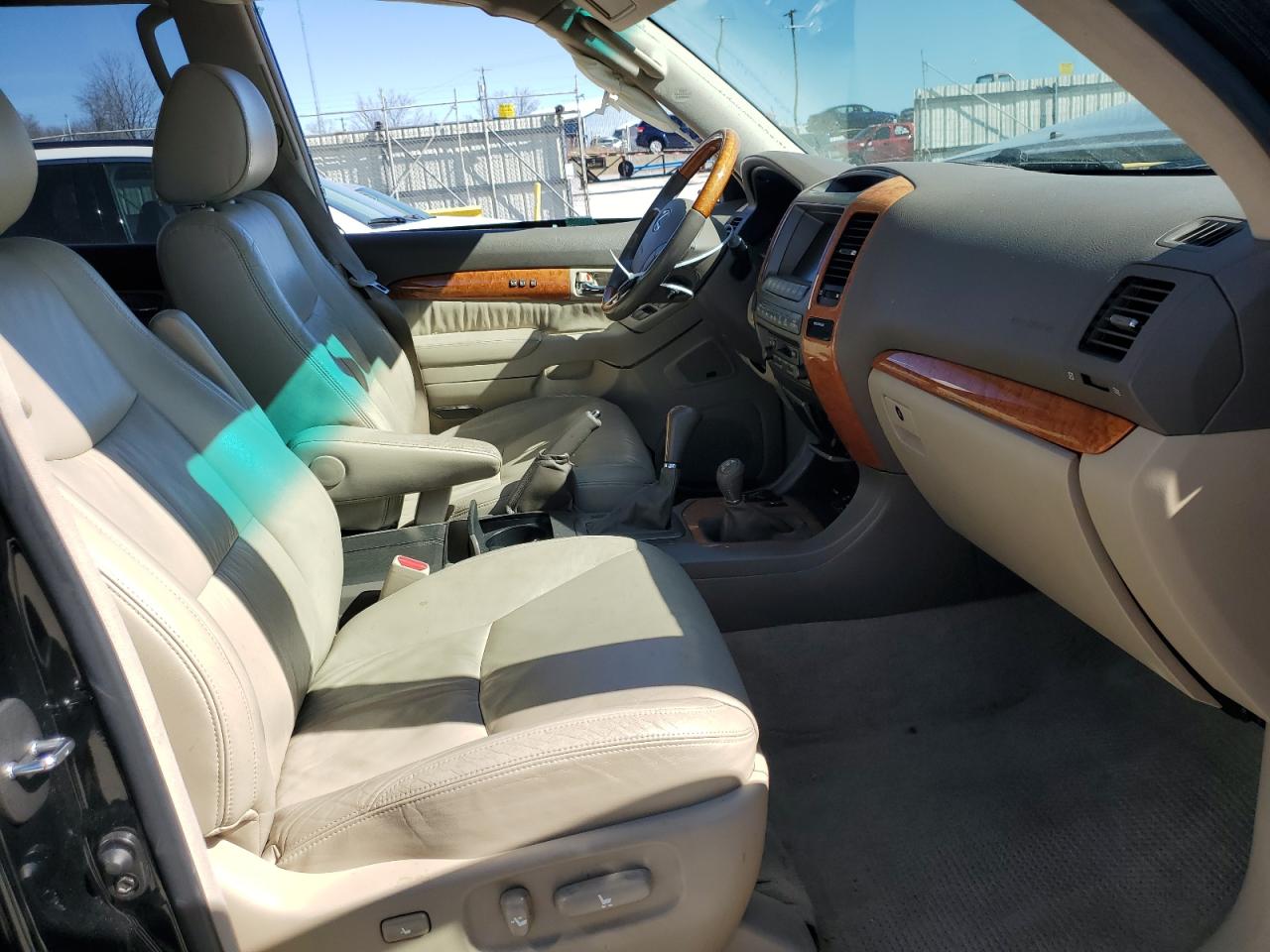 2004 Lexus GX - Image 7