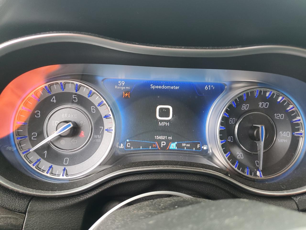 2015 Chrysler 300 - Image 9