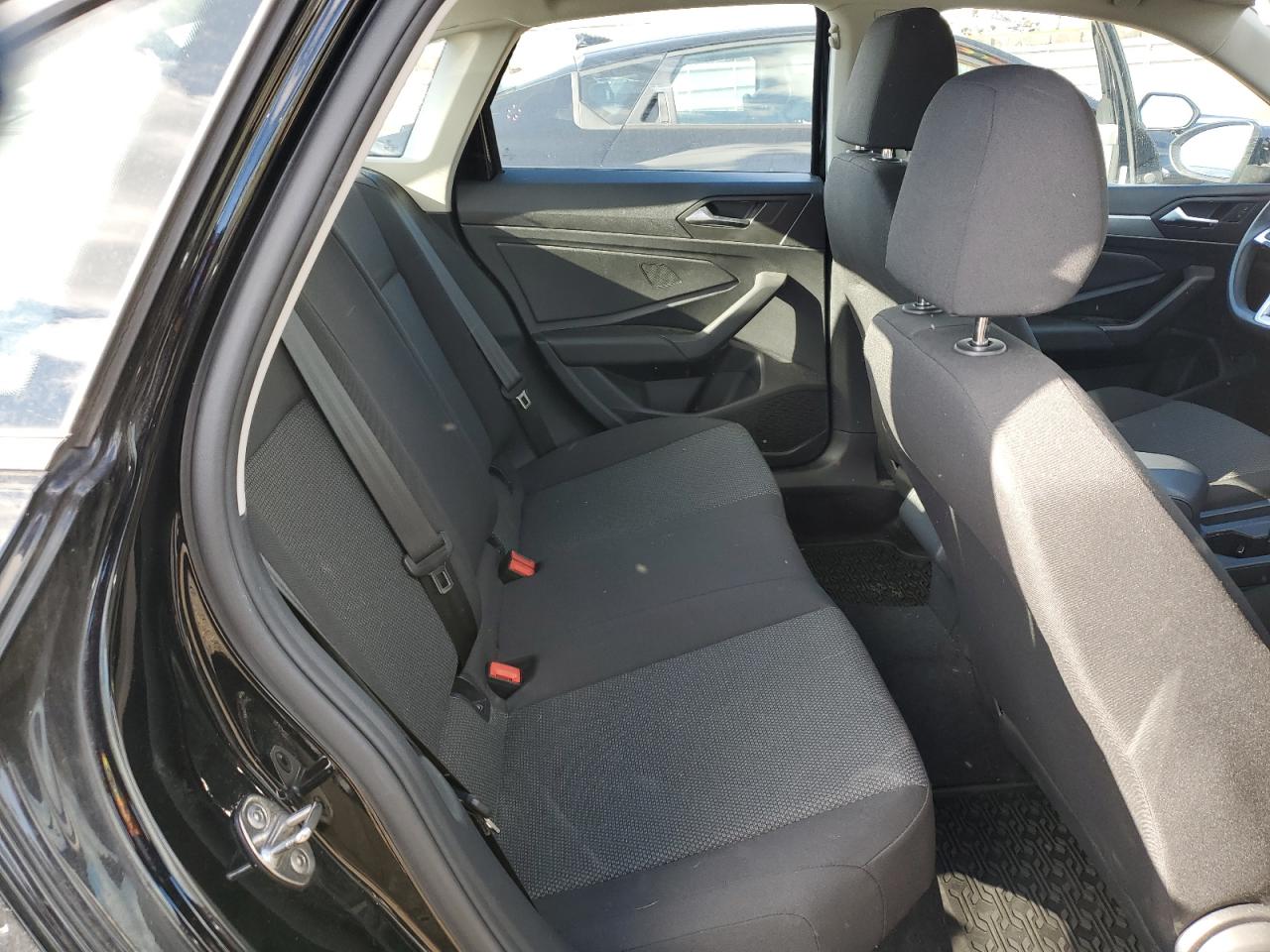 2019 Volkswagen Jetta - Image 10
