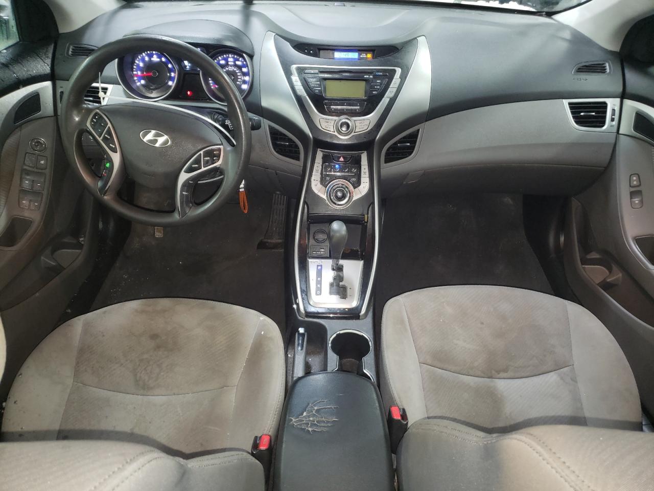 2013 Hyundai Elantra - Image 8