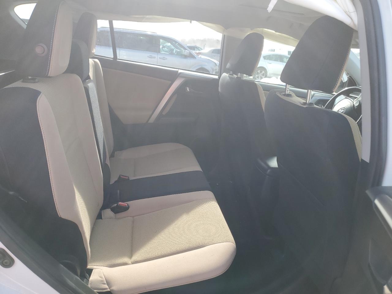 2018 Toyota RAV 4 - Image 11