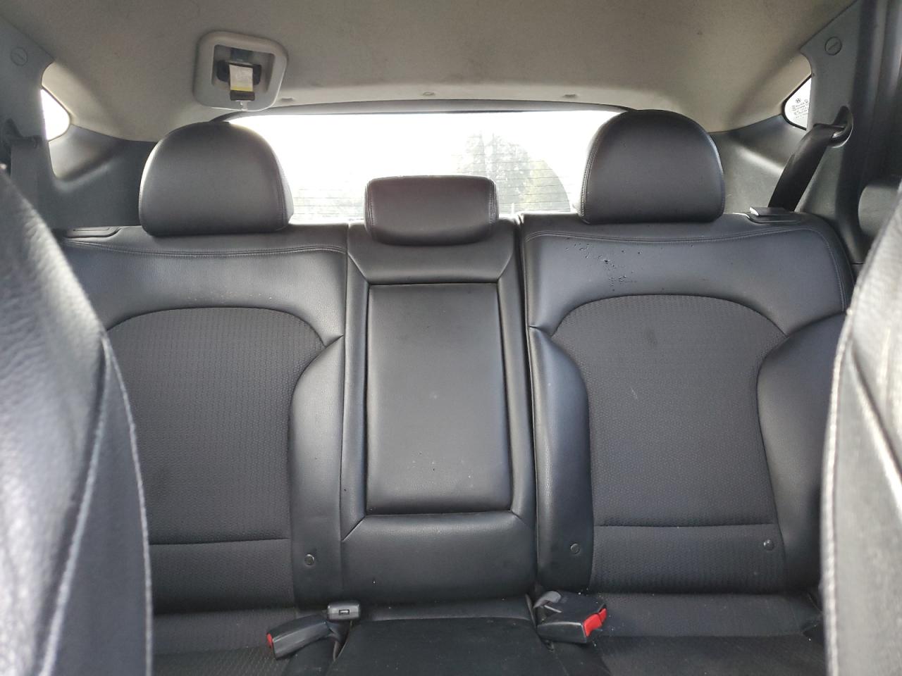 2010 Hyundai Tucson - Image 10