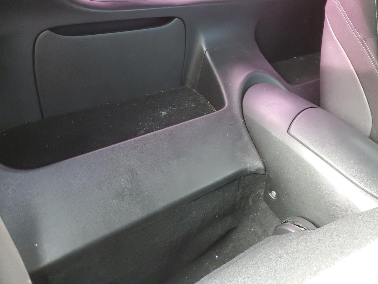 2016 Nissan 370Z - Image 10