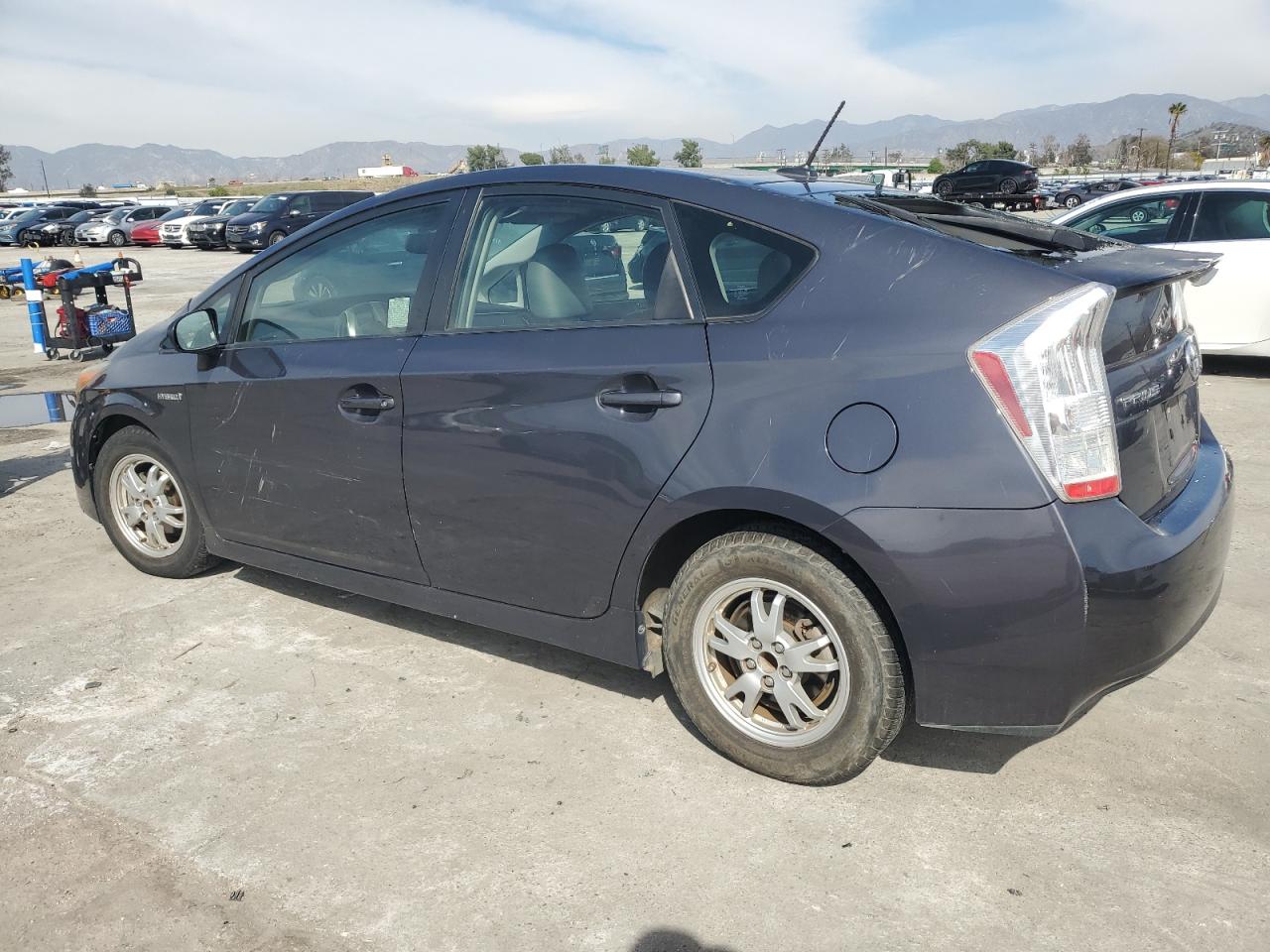 2010 Toyota Prius - Image 2