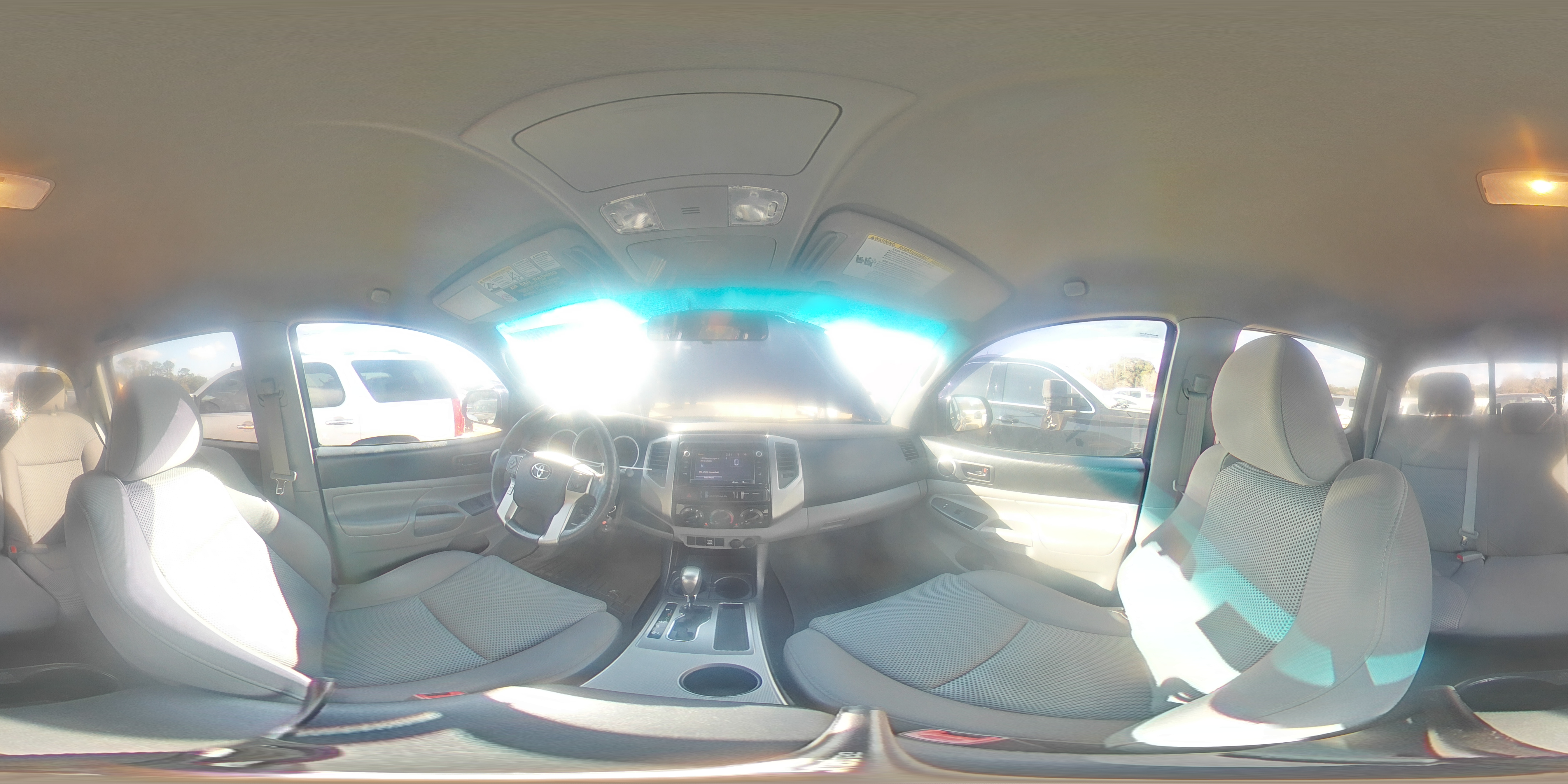 2015 Toyota Tacoma - Image 13
