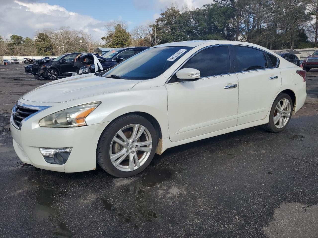 2014 Nissan Altima - Image 1