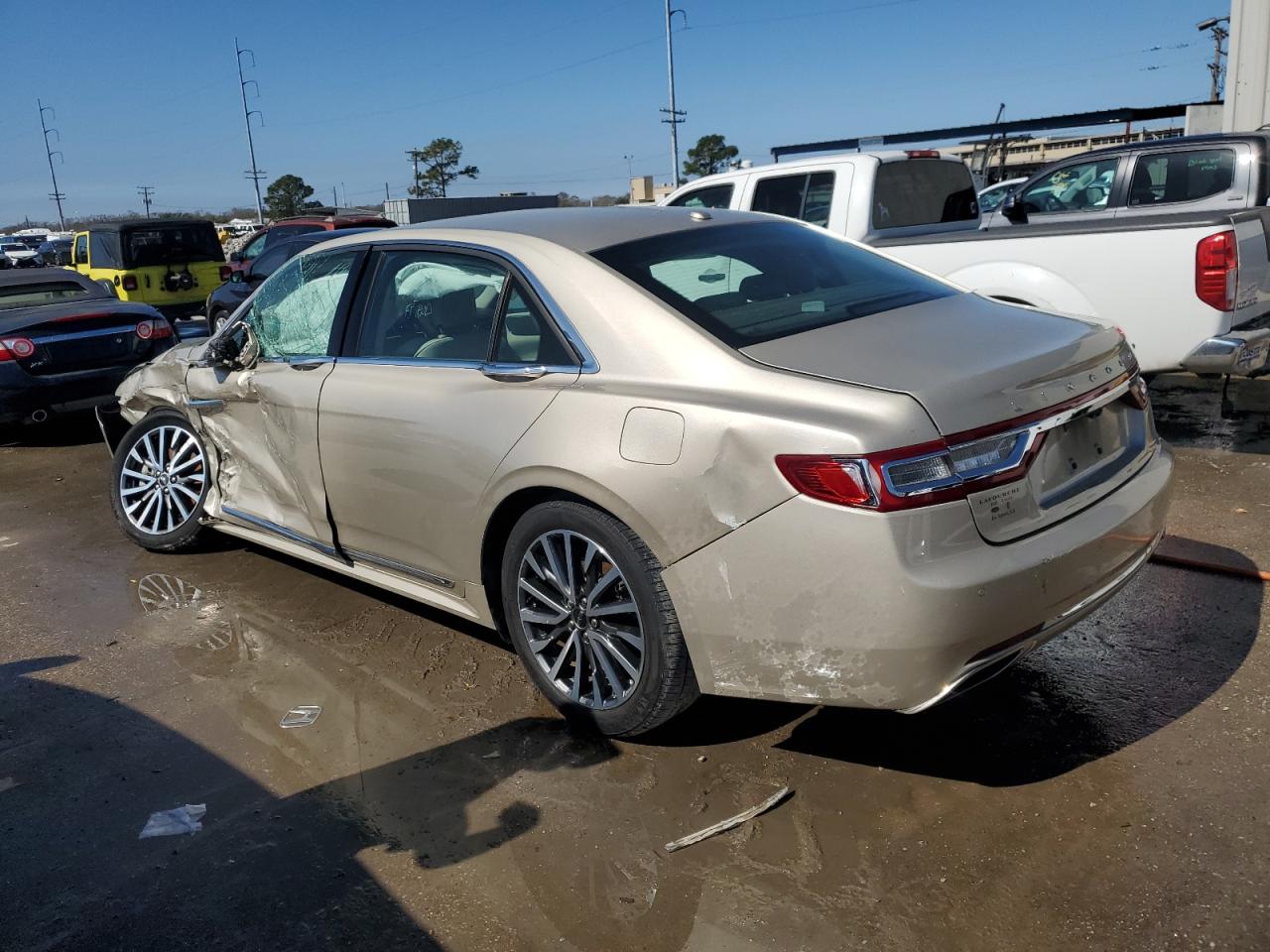 2017 Lincoln Continental - Image 2