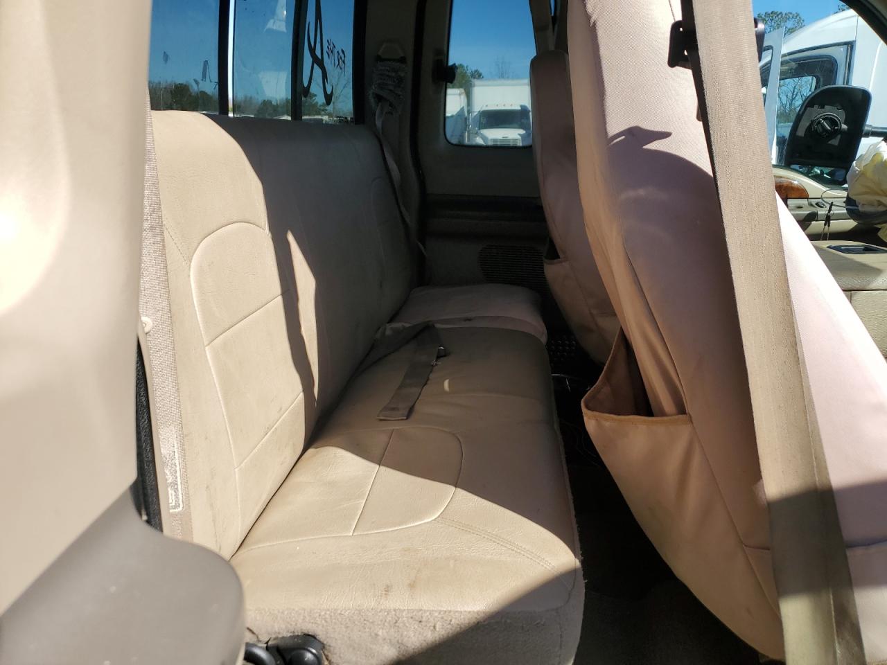 2000 Ford F350 - Image 10