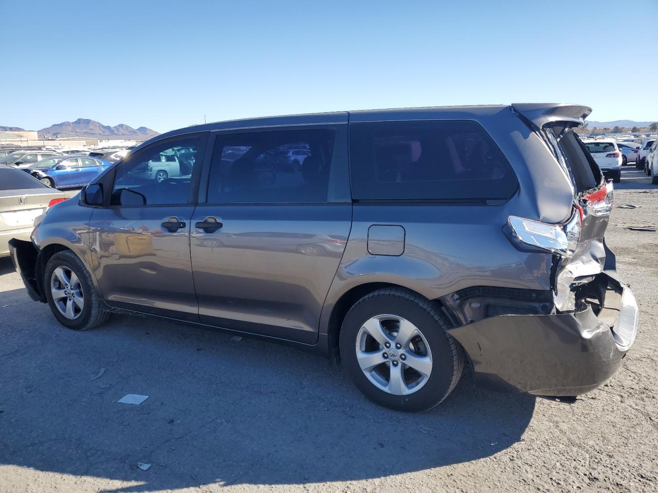 2011 Toyota Sienna - Image 2