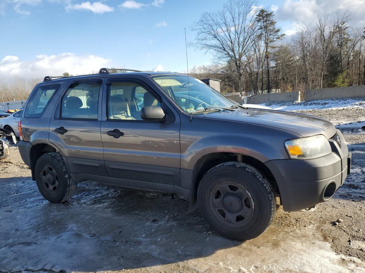 2006 Ford Escape - Image 4