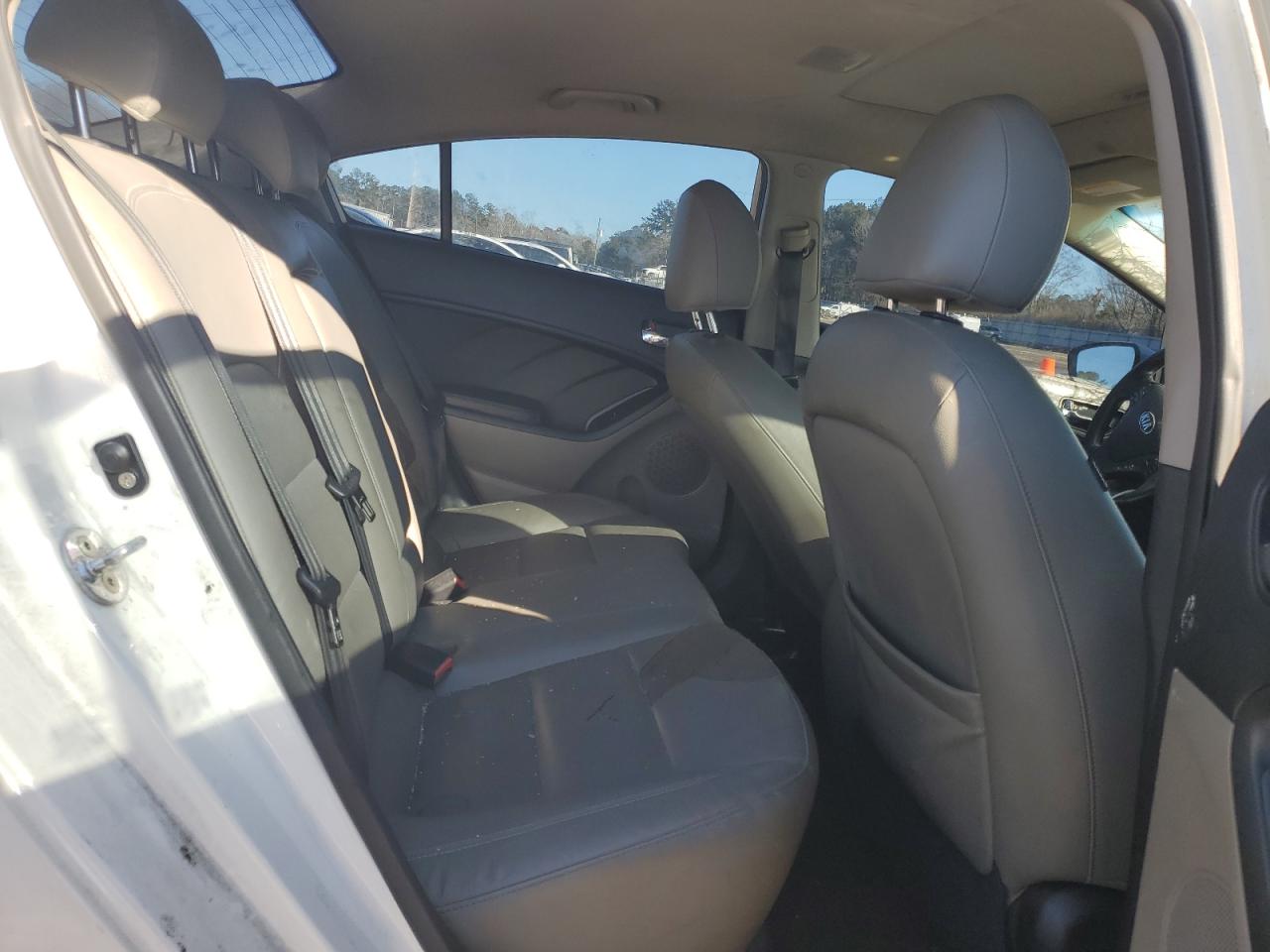 2016 Kia Forte - Image 10
