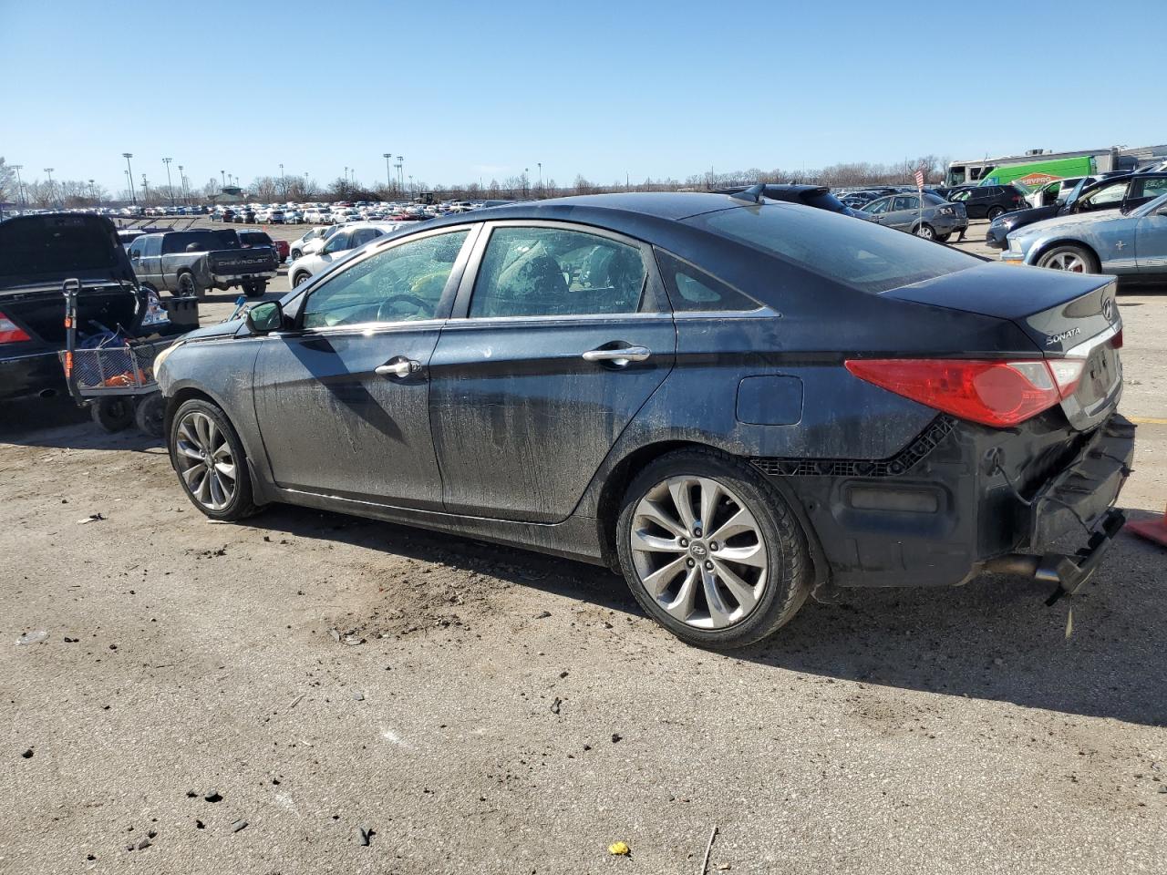 2011 Hyundai Sonata - Image 2