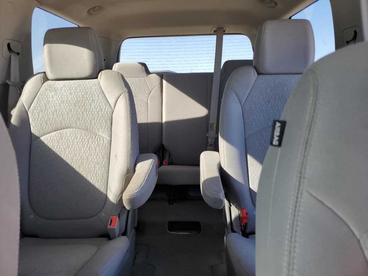2015 GMC Acadia - Image 10