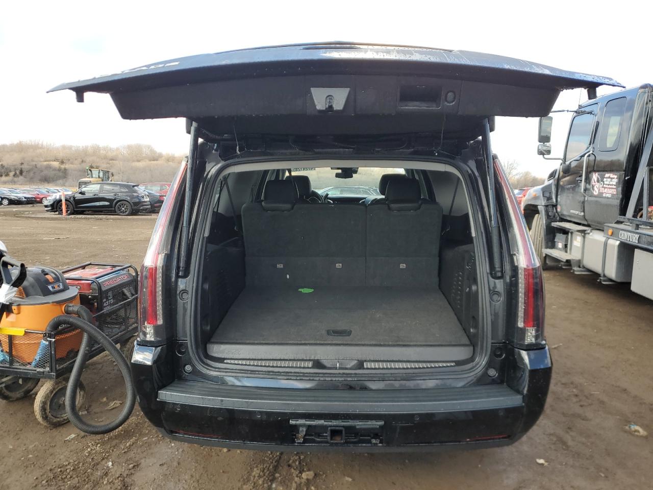 2019 Cadillac Escalade - Image 6