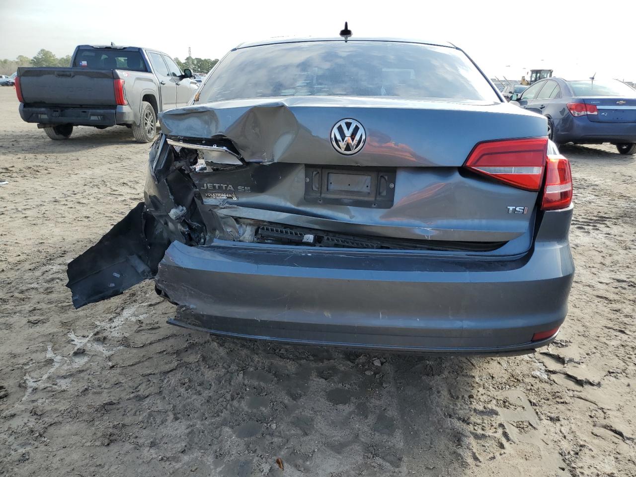 2015 Volkswagen Jetta - Image 6