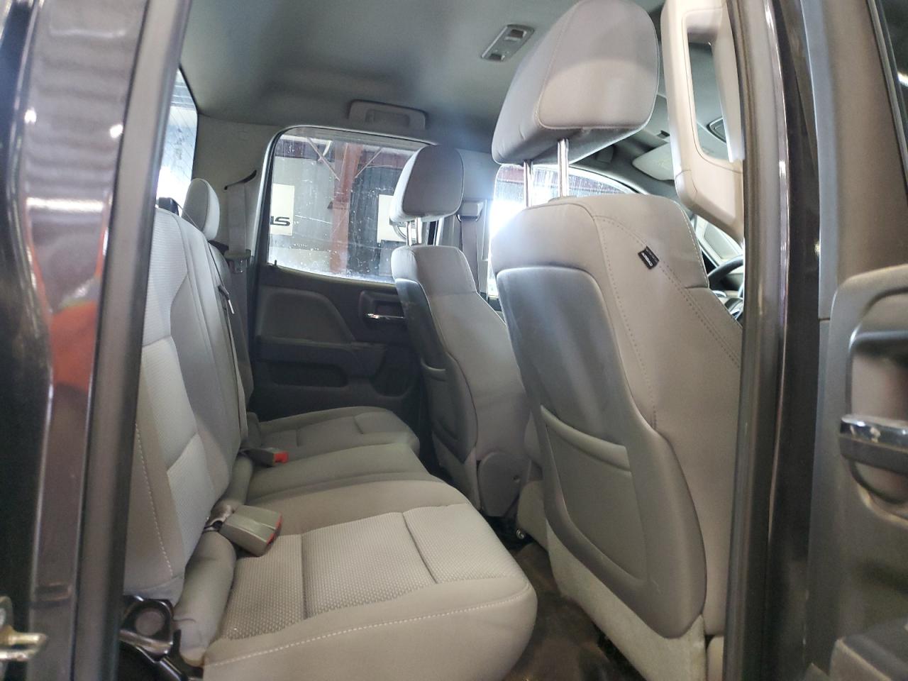 2015 Chevrolet Silverado - Image 10