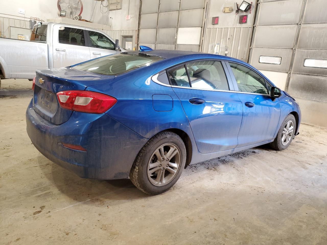 2016 Chevrolet Cruze - Image 3