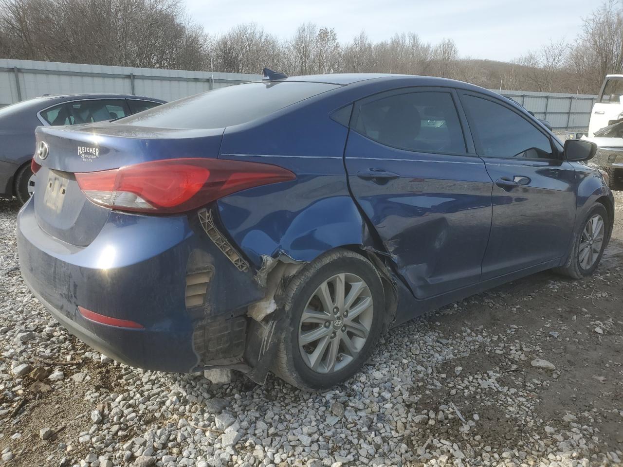 2016 Hyundai Elantra - Image 3