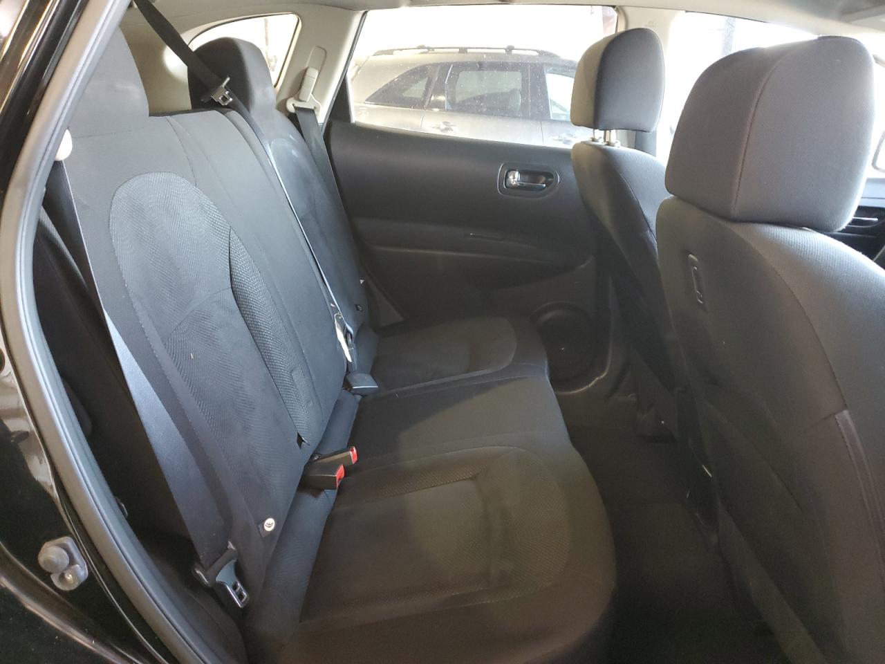 2015 Nissan Rogue - Image 11