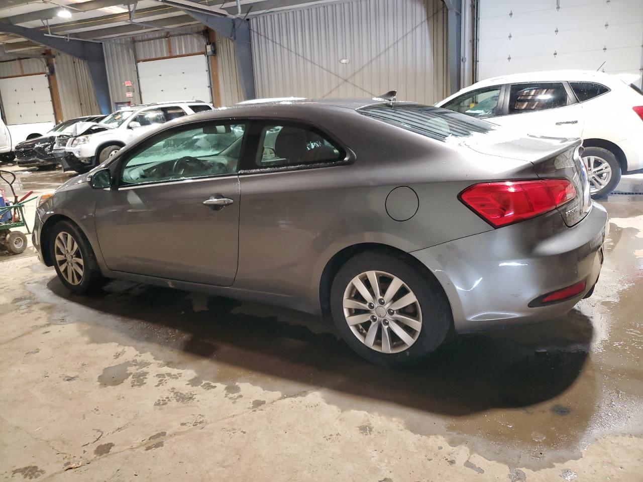 2014 Kia Forte - Image 2