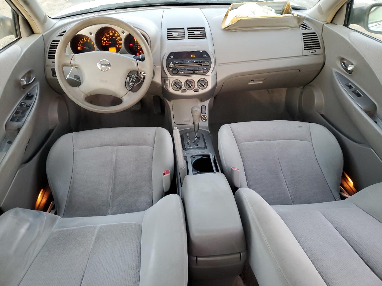 2002 Nissan Altima - Image 8