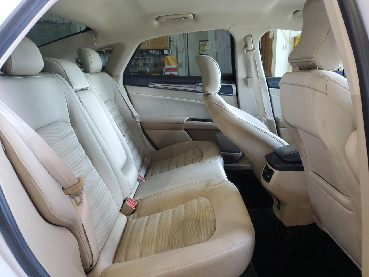 2016 Ford Fusion - Image 10