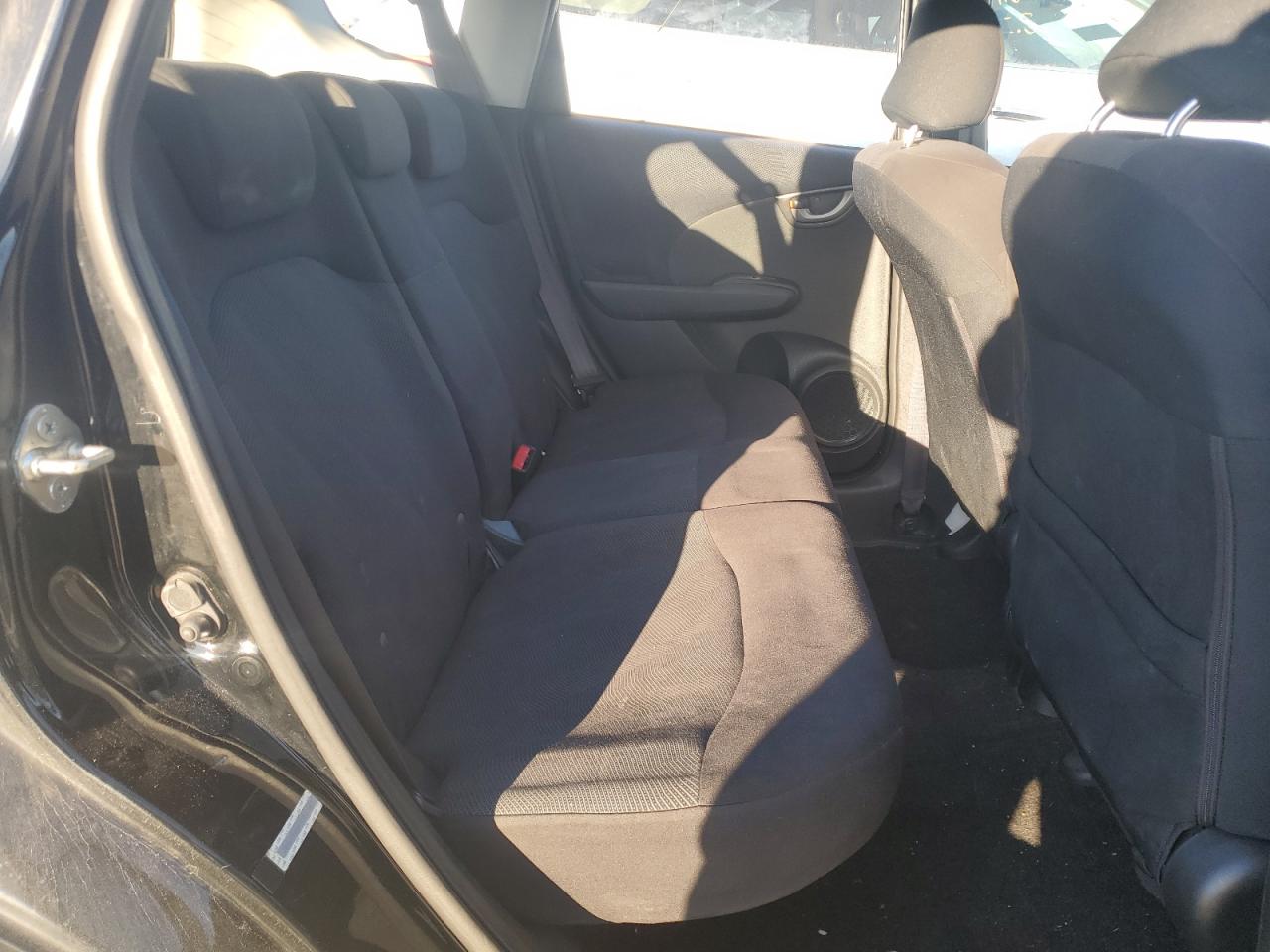 2010 Honda Fit - Image 10
