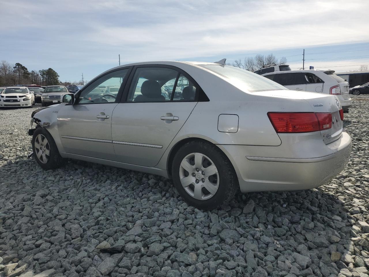 2009 Hyundai Sonata - Image 2