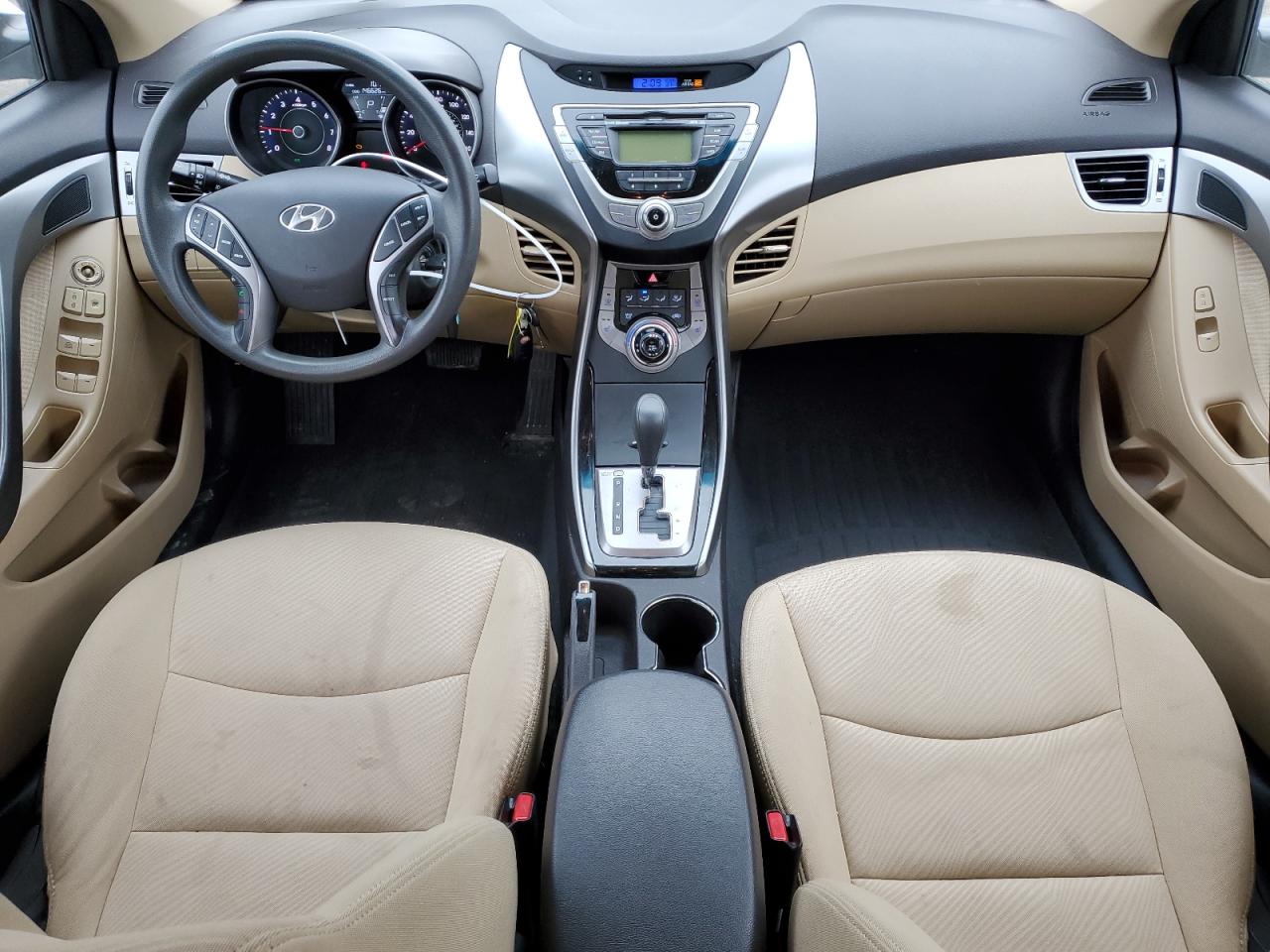 2013 Hyundai Elantra - Image 8