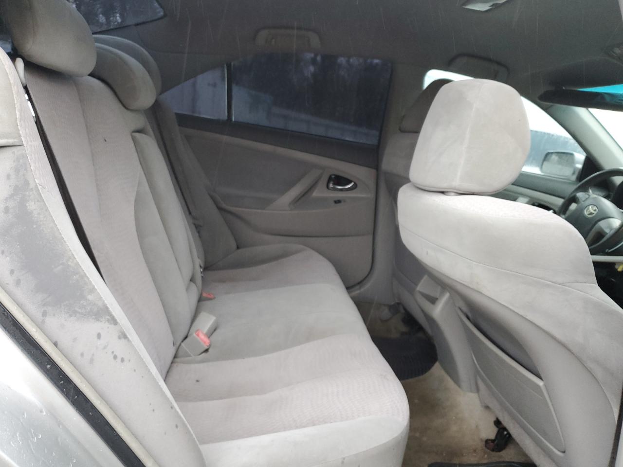 2010 Toyota Camry - Image 10