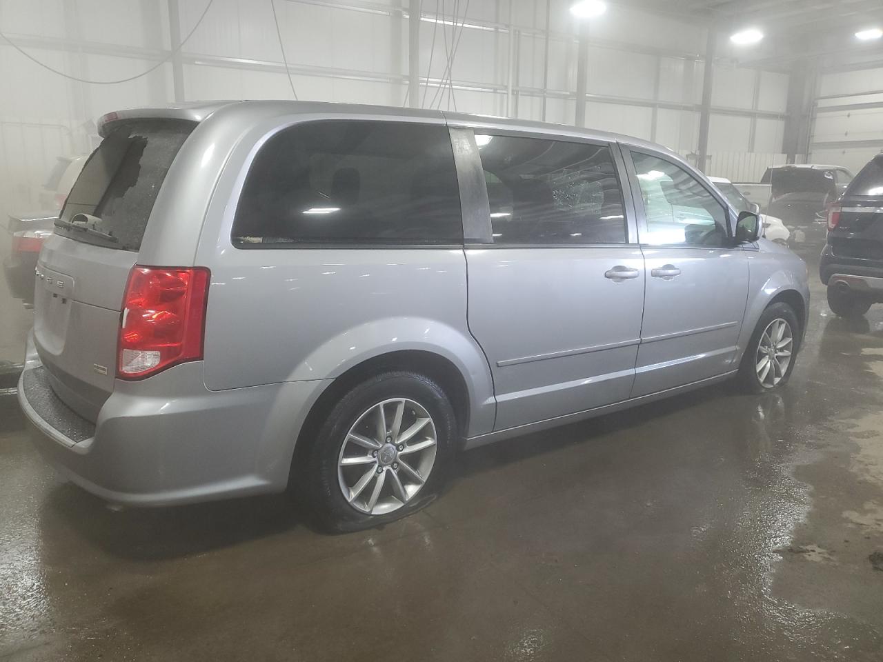 2017 Dodge Caravan - Image 3