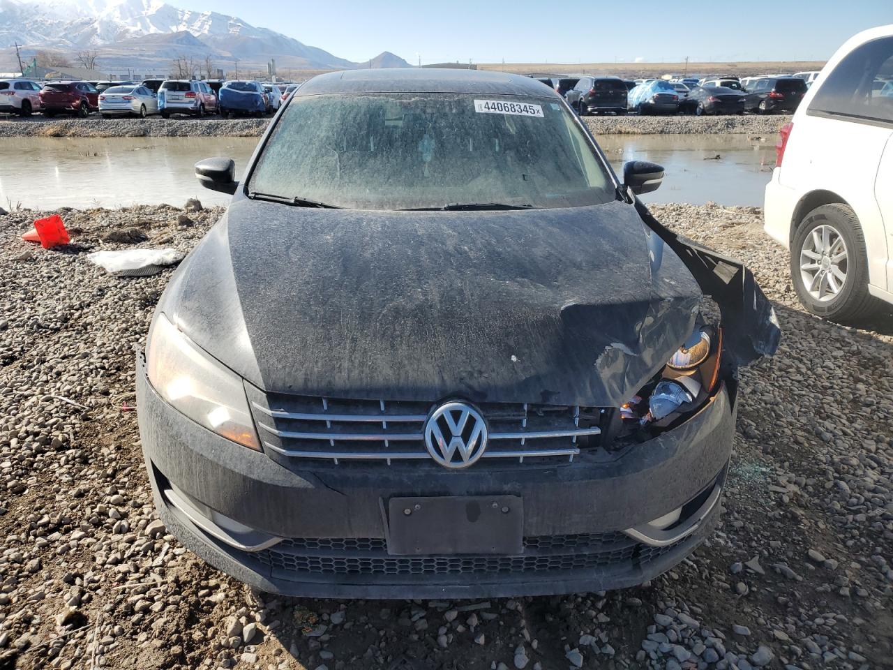 2014 Volkswagen Passat - Image 5