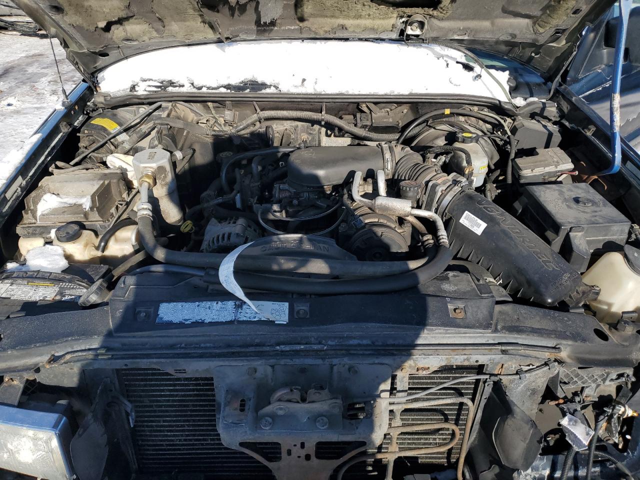 2002 Chevrolet S-10 Pickup - Image 11
