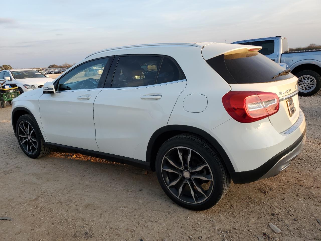 2016 Mercedes-Benz GLA-klasse - Image 2