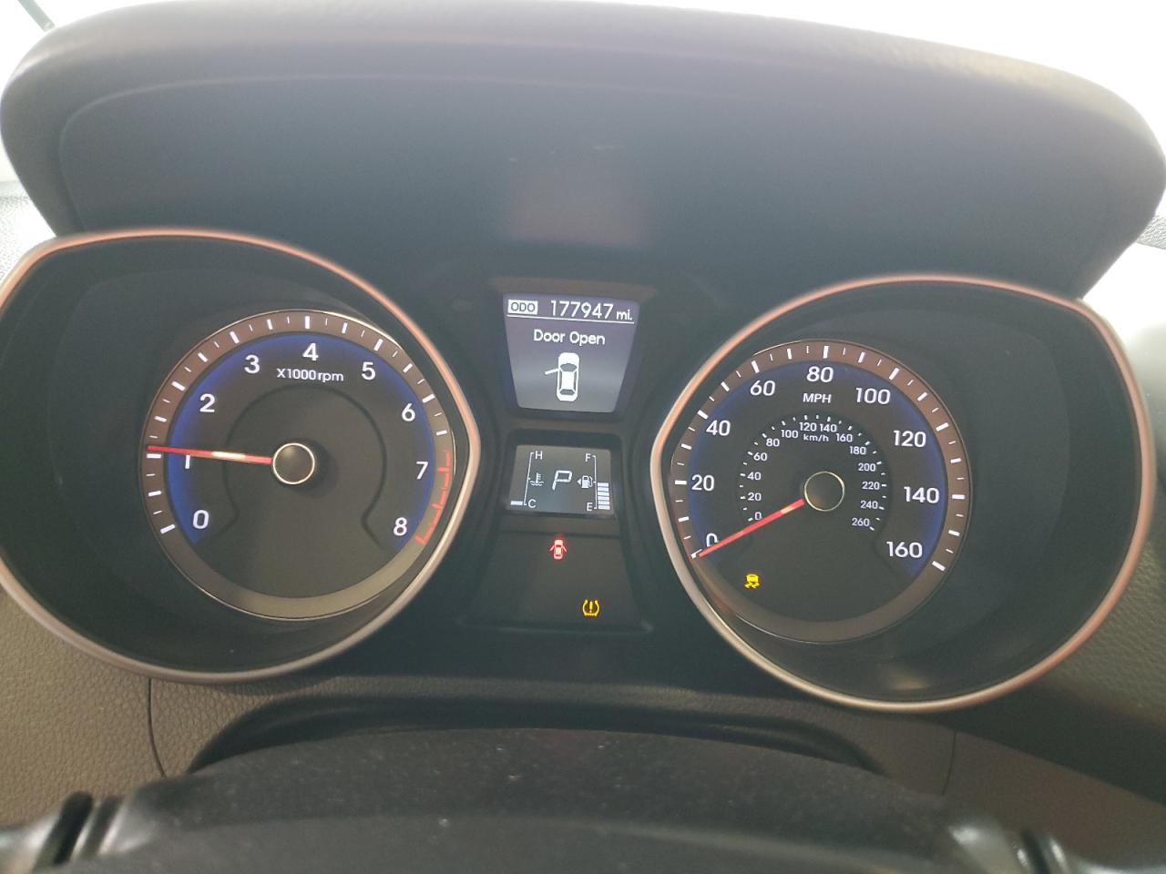 2015 Hyundai Elantra - Image 9